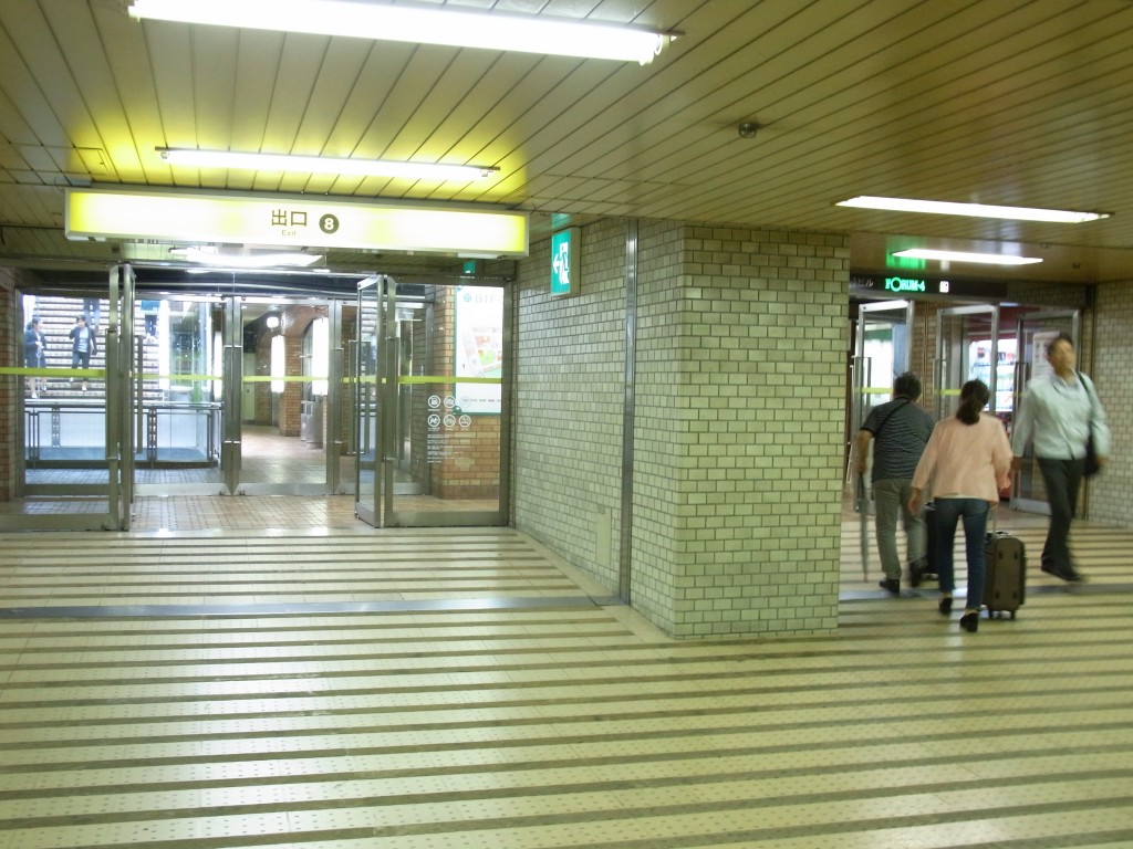 大阪駅前第4ビルの入り口